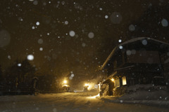 雪の舞う白骨温泉