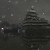 雪の舞う松本城-3
