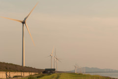 小屋と風力発電