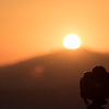 カメラと夕日