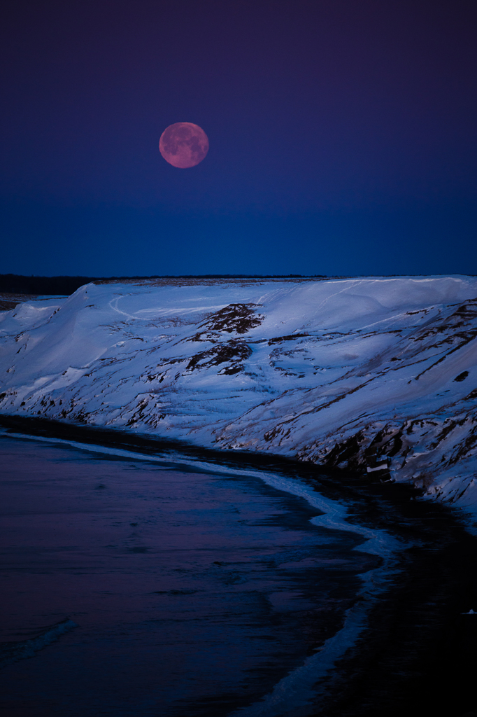 moon on the cliff