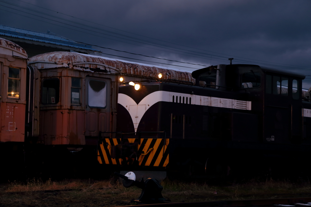 Engines Waiting 2
