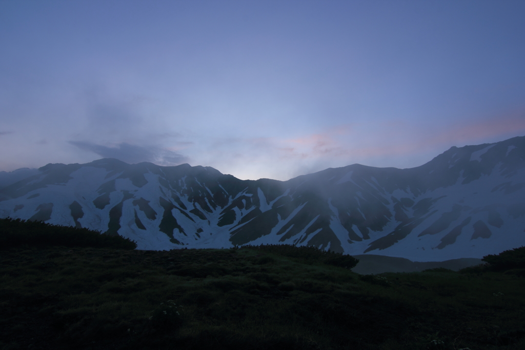 立山の夜明け　2