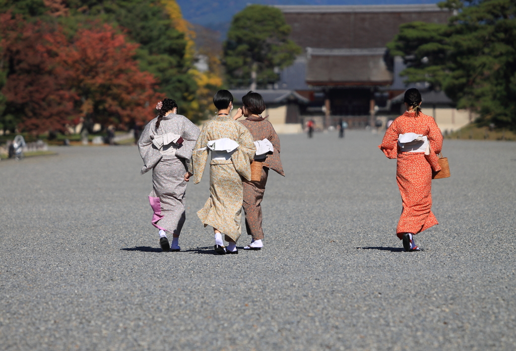 颯爽と