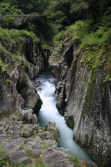 岩上から高千穂峡を独り占め