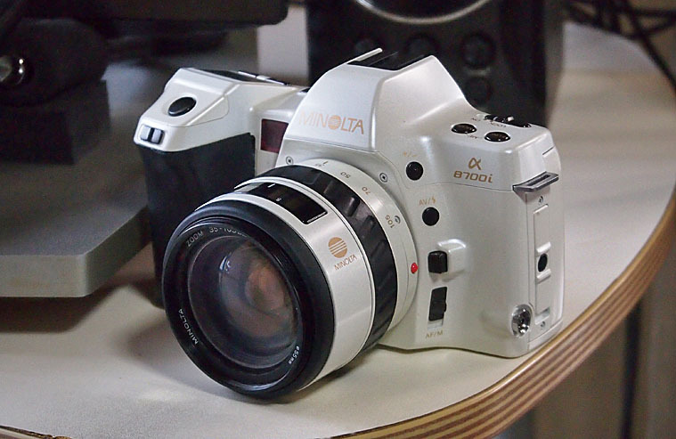 思い出のカメラ(α8700iミール)