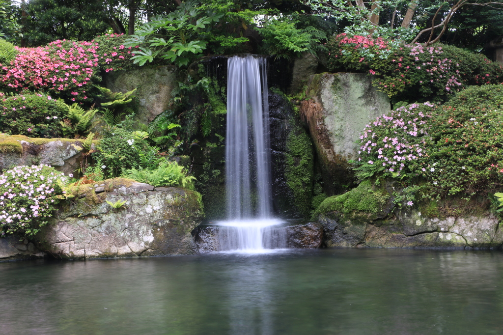 旅館内の人口滝ｗ