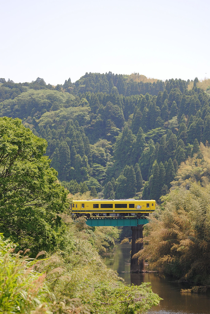 山間の橋梁