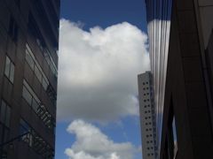 谷間の雲
