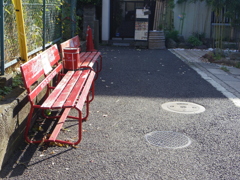 行き止まりにベンチ
