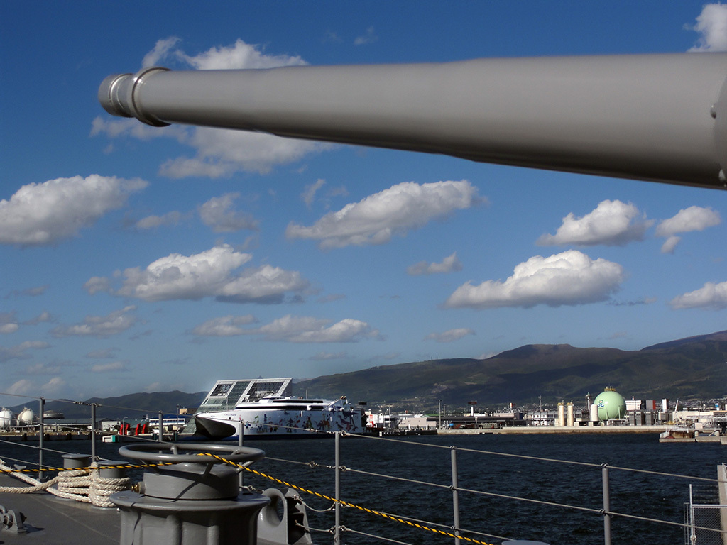 函館港　護衛艦あまぎり