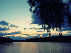 湖面と夕日