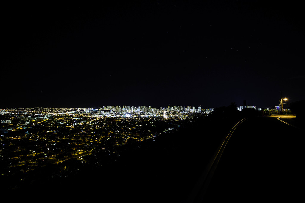 タンタラスから望むワイキキの夜景