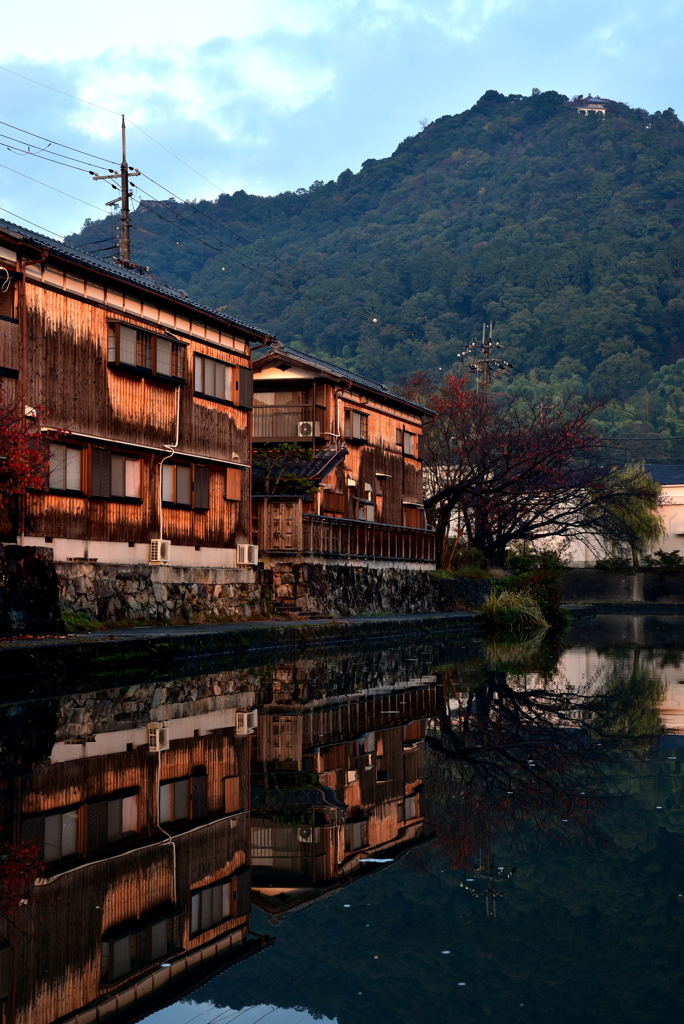 水郷と八幡山
