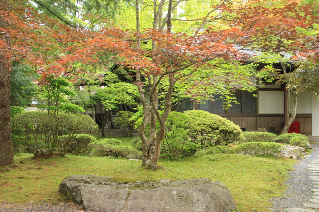 霊宝館庭園