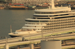 クイーンエリザベス船首 夕景