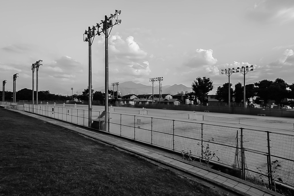 The Tennis Court Where Nobody Is