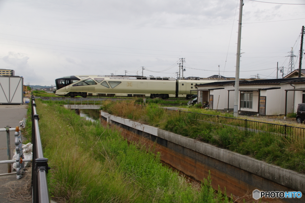 四季島通過３