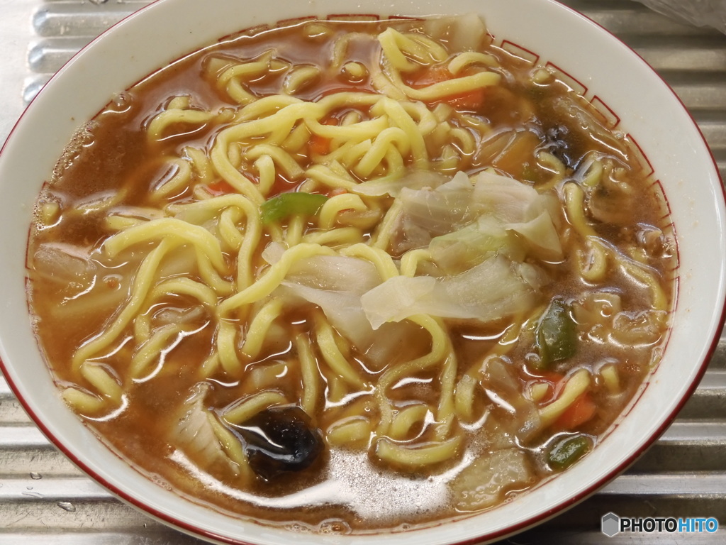 麺神+肉入カット野菜　504kcal