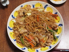 夕食は焼きそば