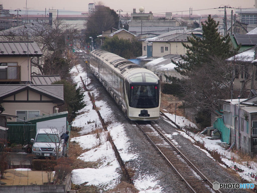 古川駅に近づく四季島