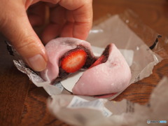 新登場　ヤマザキ製パン　苺大福