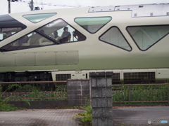 庭先を通過