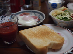 久々の朝食