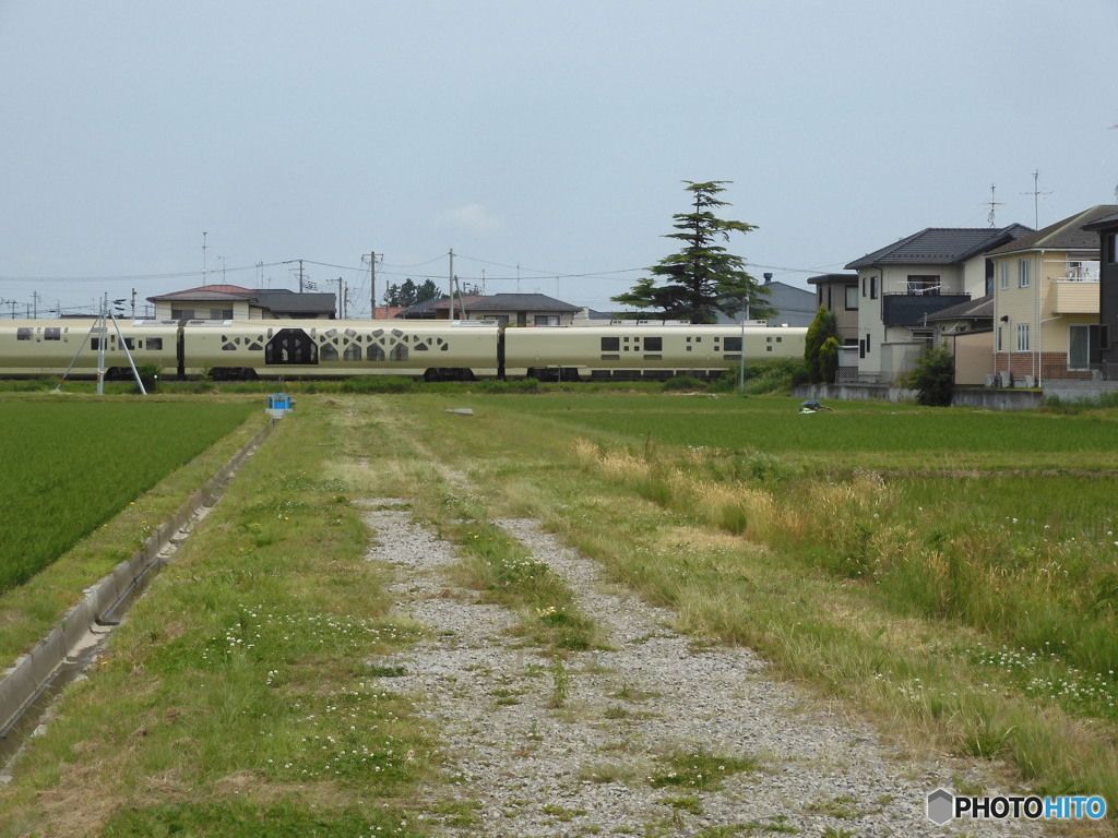 四季島通過