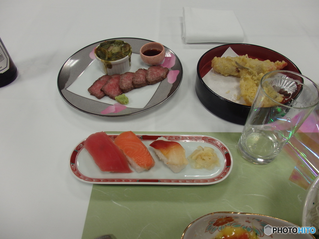 お寿司もでたぁ