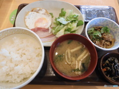 牛小鉢エッグ朝食　並　by　すき家