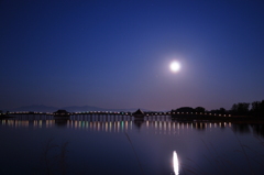 色温度違いを　　鶴の舞橋