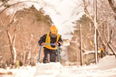 守る男達