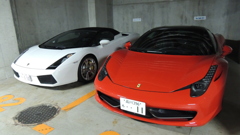 フェラーリとランボルギーニ