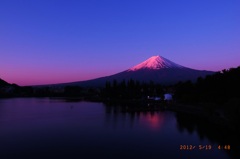 朝焼けの富士山