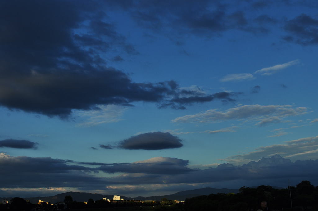 また明日、の空。