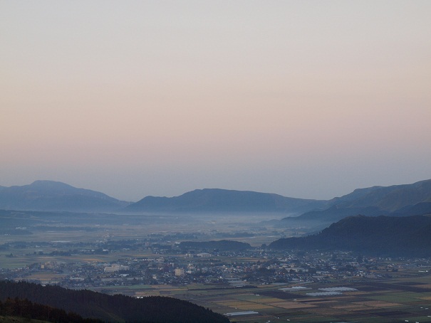 早朝の大観峰