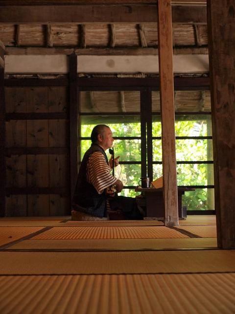 三線弾き