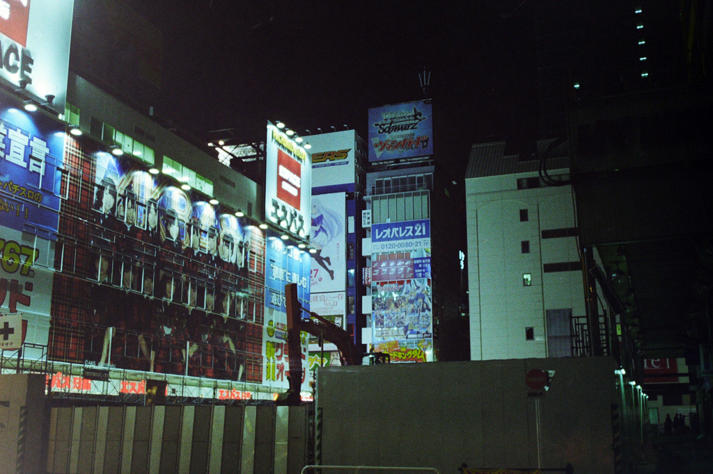 秋葉原・夜・ラジオ会館跡1302