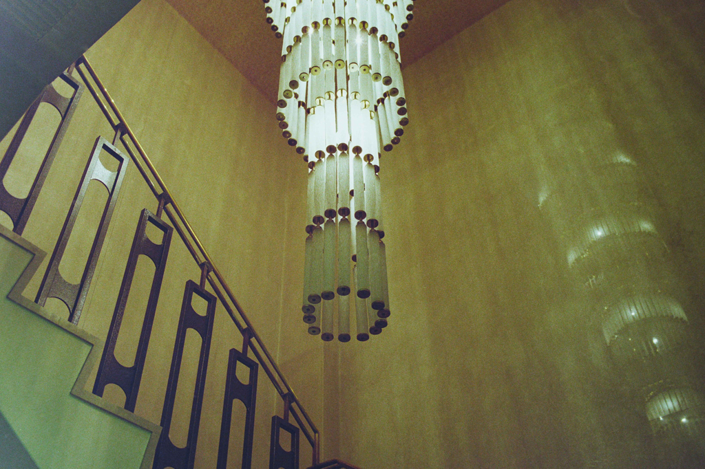 ホテル･階段・照明