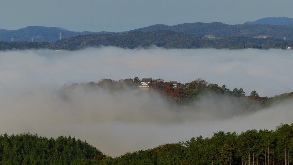 雲海と山城