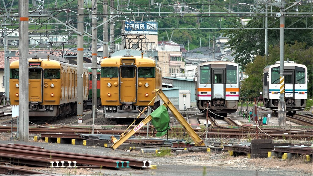  出動を待つ～年季の入った電車たち