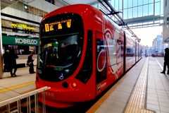 広島駅ビル２階の路面電車～　1