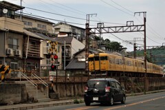 坂のまち尾道を駆ける電車