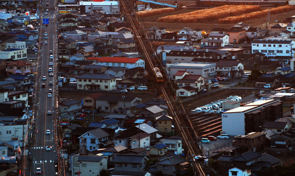 福塩線と西国街道～夕暮れ時