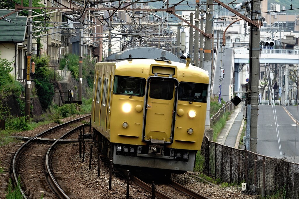 下りの電車～坂のまち尾道