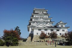 秋空に映える福山城