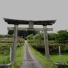 芸備線の踏切のある八幡神社