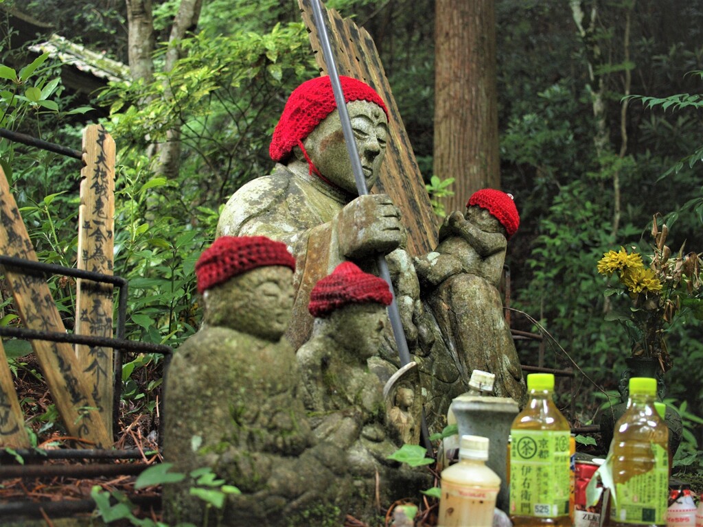 子抱地蔵尊～龍華寺