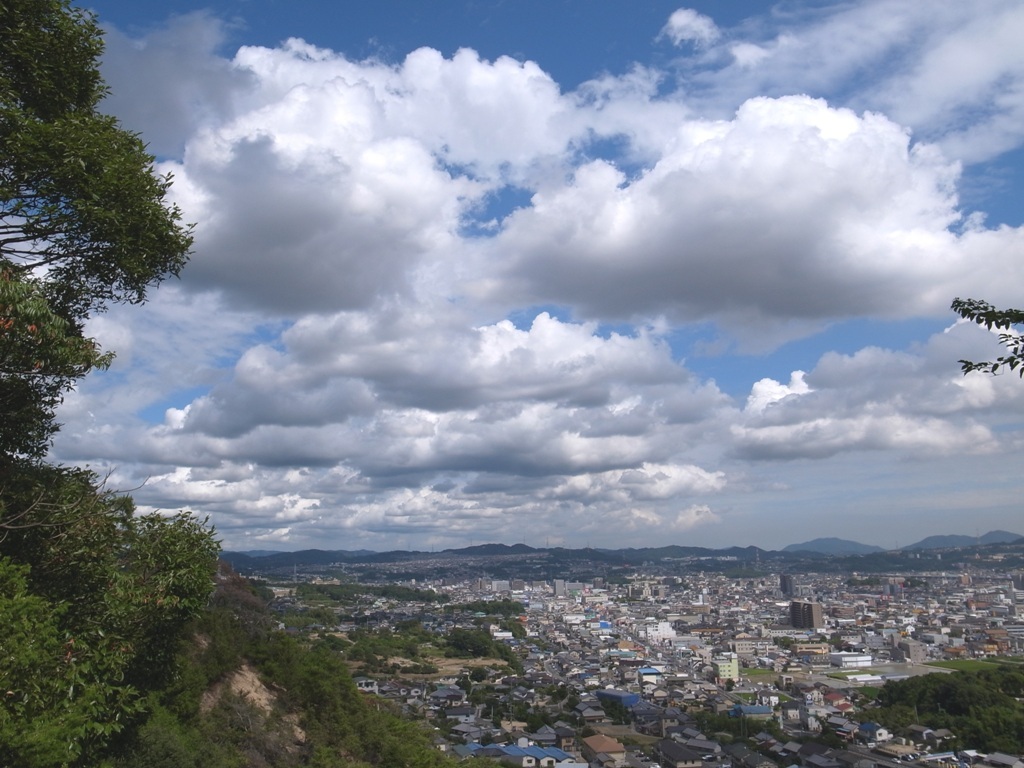 もくもくと空をうめつくす雲！